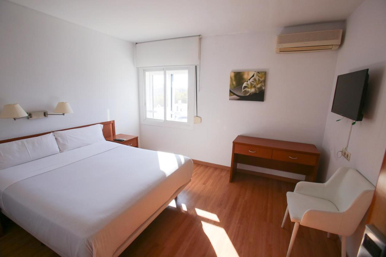 Gatell Hotel Vilanova i la Geltru Exterior photo